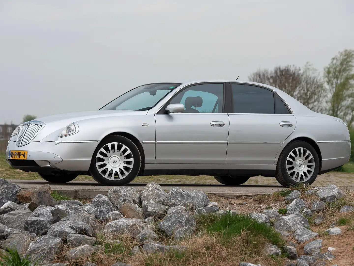 Lancia Thesis 3.0-24V V6 Emblema Silber - 2
