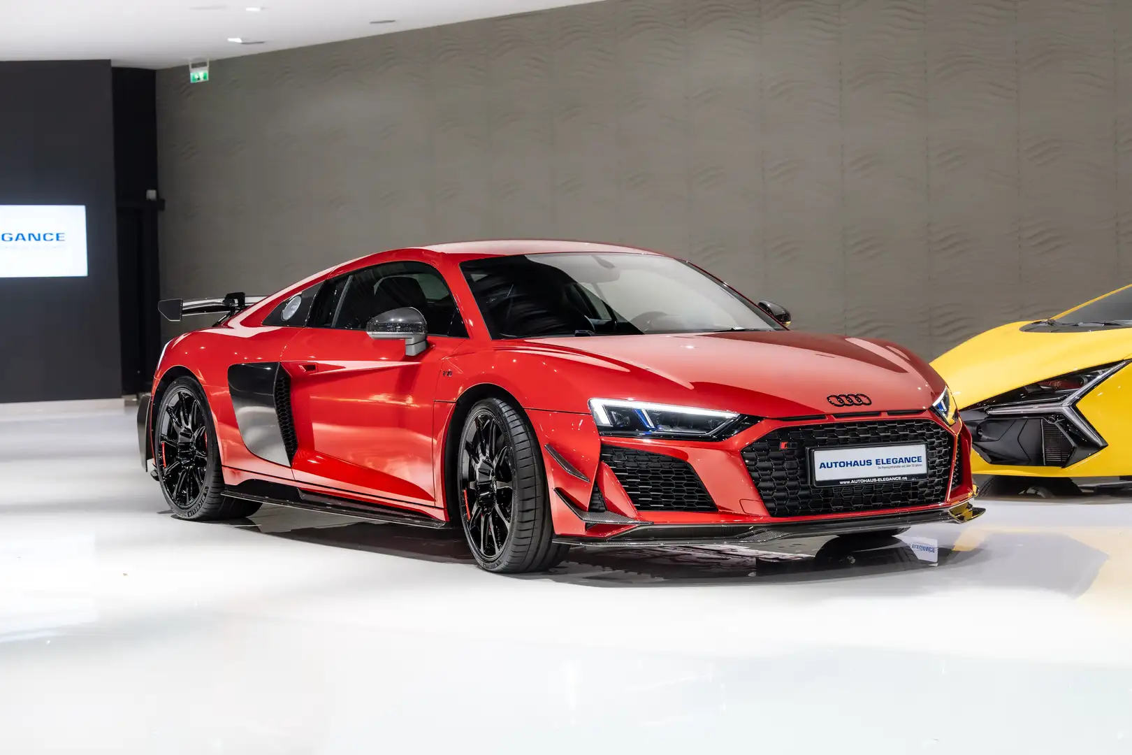 Audi R8 GT performance*FULL-CARBON*B&O*KERAMIK*NAPPA Rouge - 2