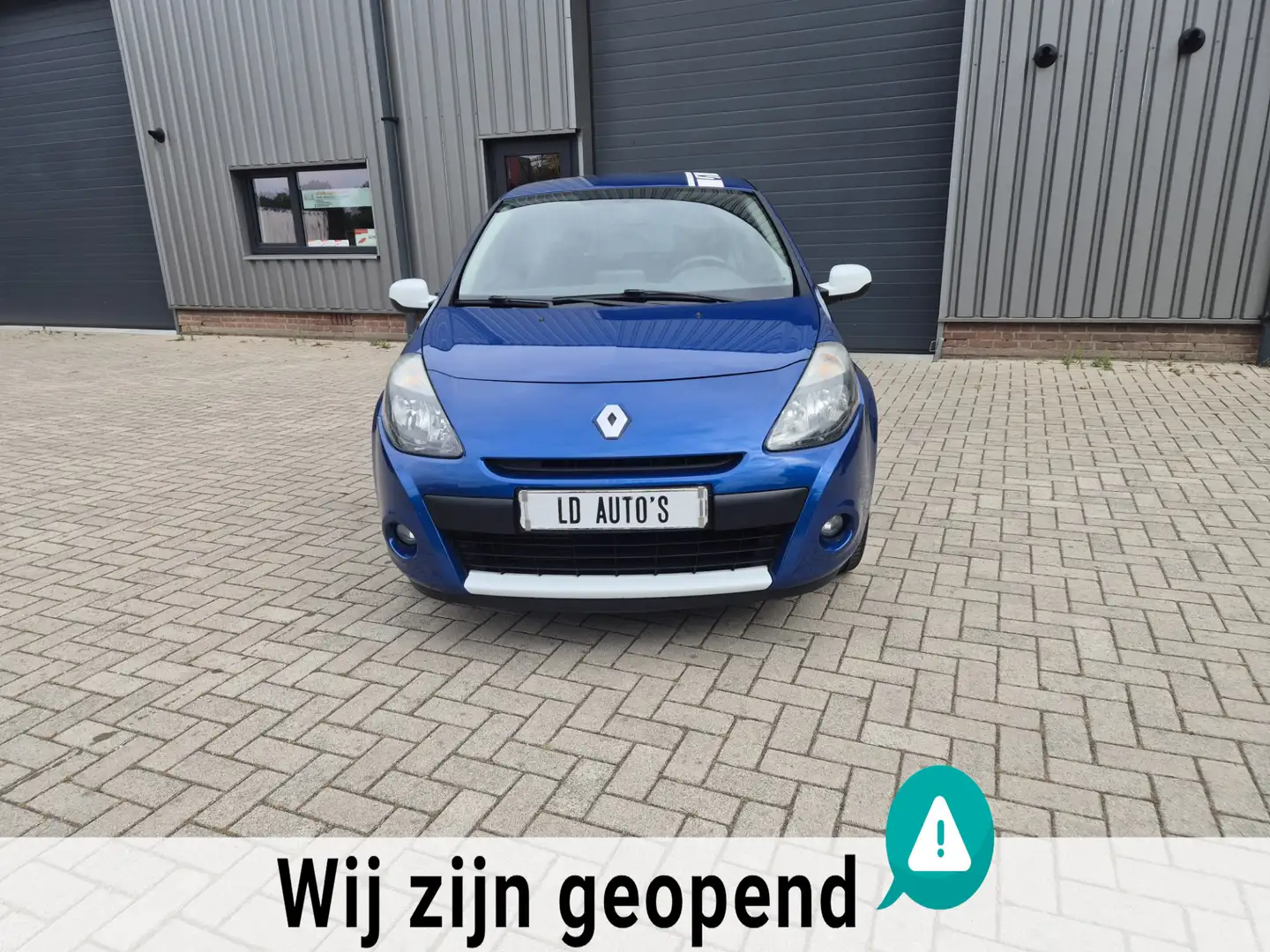 Renault Clio 1.2 TCe SPORT LAGE KM STAND Blauw - 2