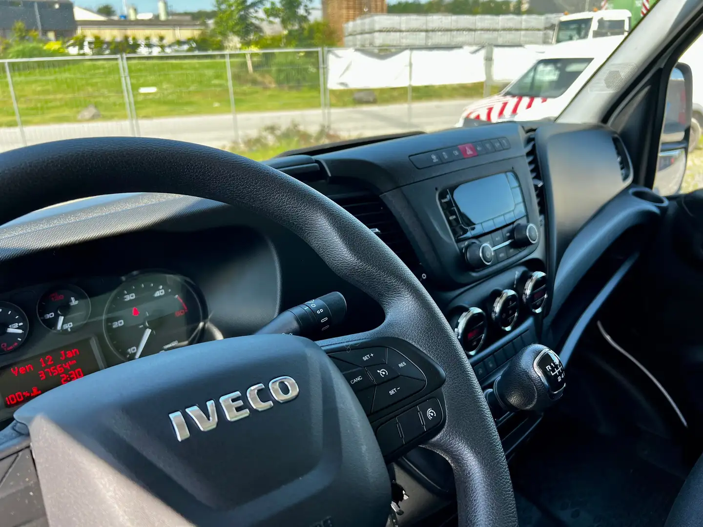 Iveco DAILY 35C16 caisse hayon Blanc - 2