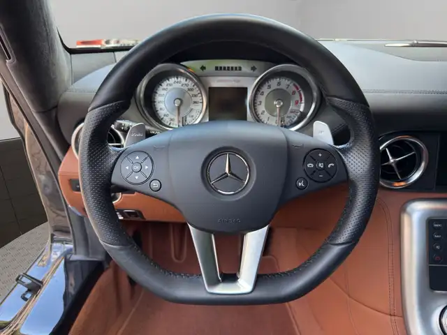 Mercedes-Benz SLS view 14