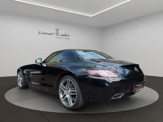 Mercedes-Benz SLS view 6