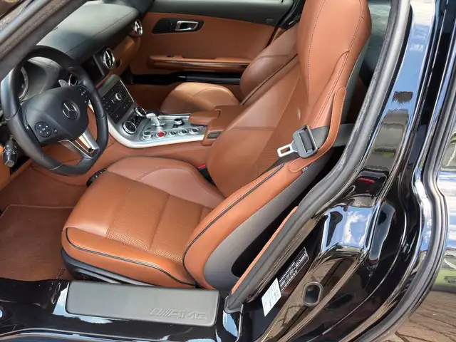 Mercedes-Benz SLS view 10