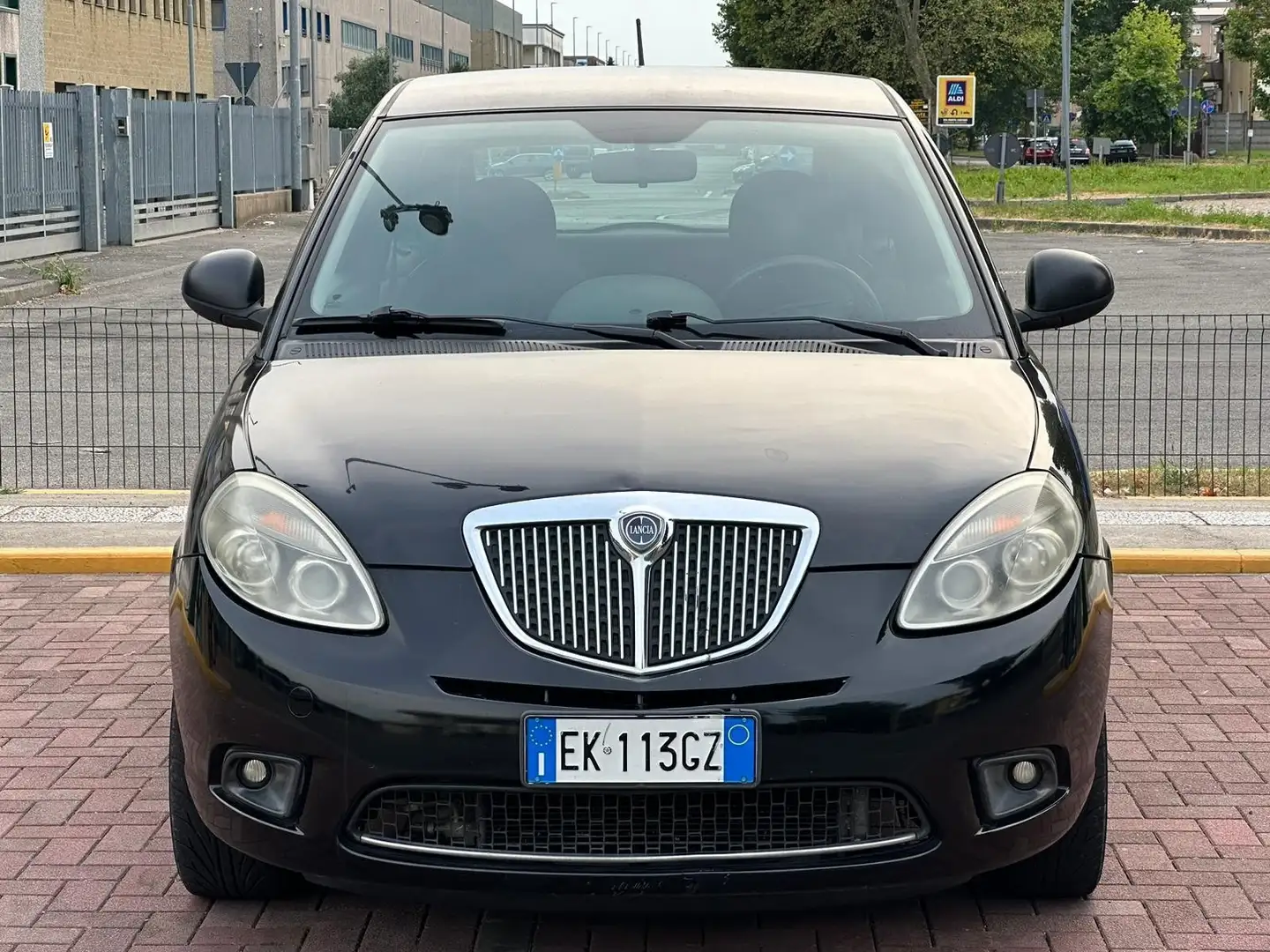 Lancia Ypsilon 1.2 8v Unyca - 2