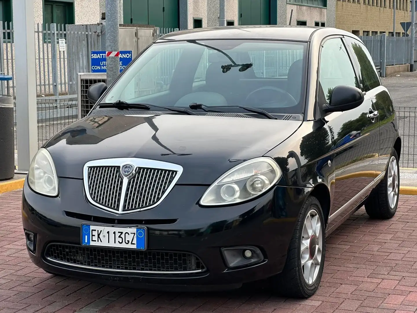 Lancia Ypsilon 1.2 8v Unyca - 1