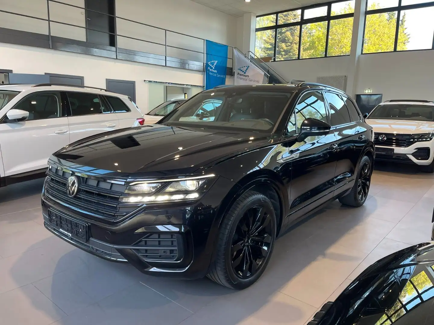 Volkswagen Touareg R-Line 4M AID/MATRIX/PANO/HUD/360°/AHK Negro - 1