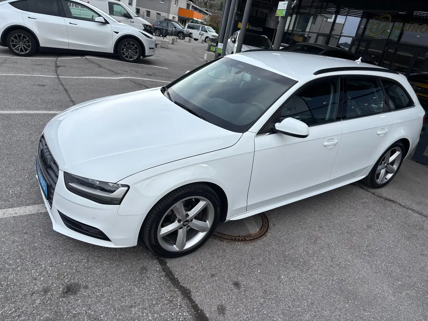Audi A4 Attraction Weiß - 1