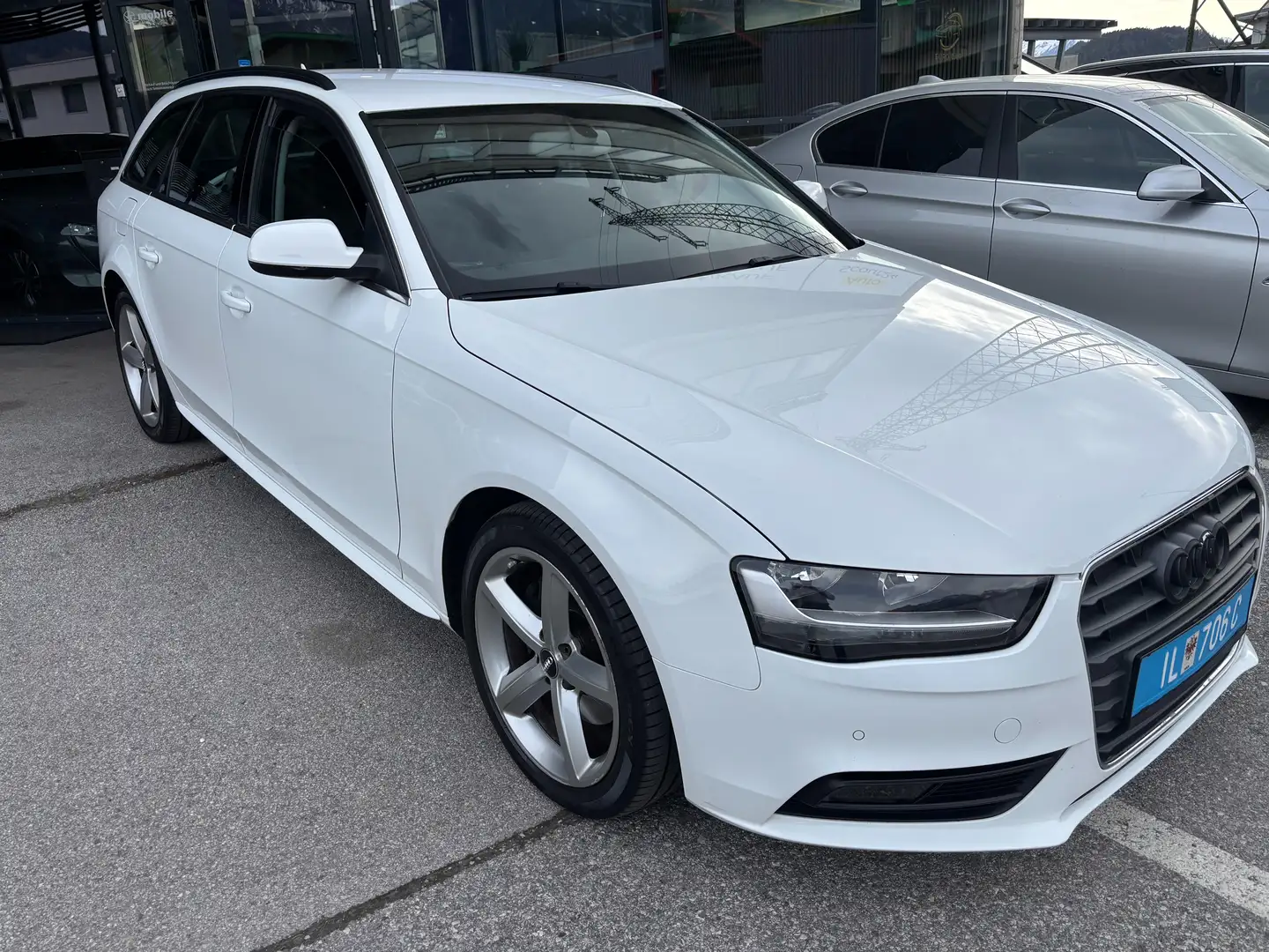 Audi A4 Attraction Weiß - 2
