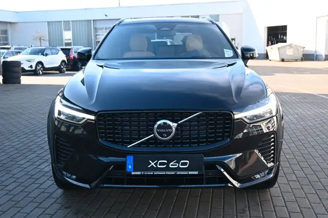 Volvo XC60 view 8