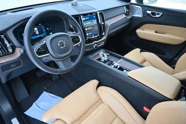 Volvo XC60 view 12