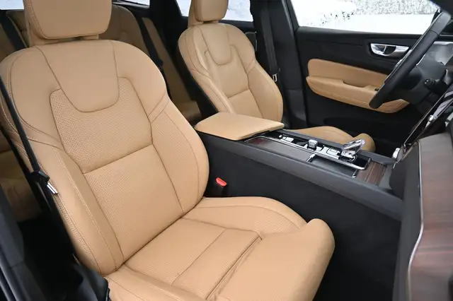 Volvo XC60 view 14