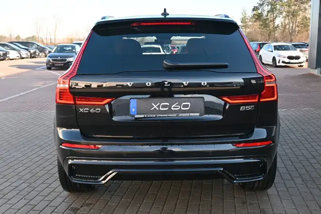 Volvo XC60 view 4