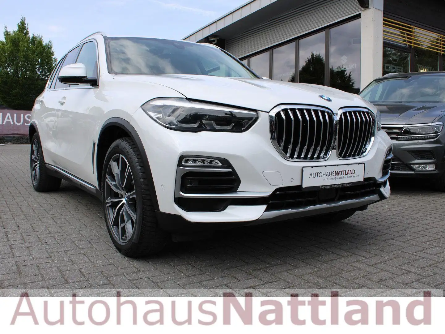BMW X5 xDrive 30 d xLine HuD Pano LED Leder AHK Blanc - 2