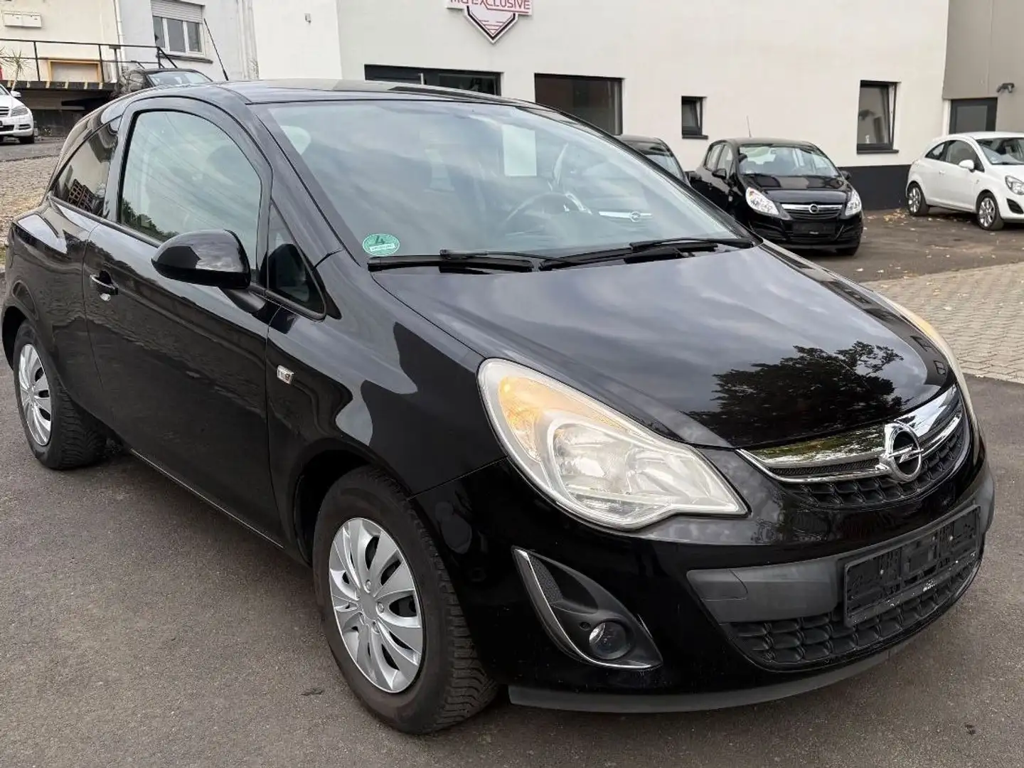 Opel Corsa D Satellite TÜV NEU Schwarz - 1