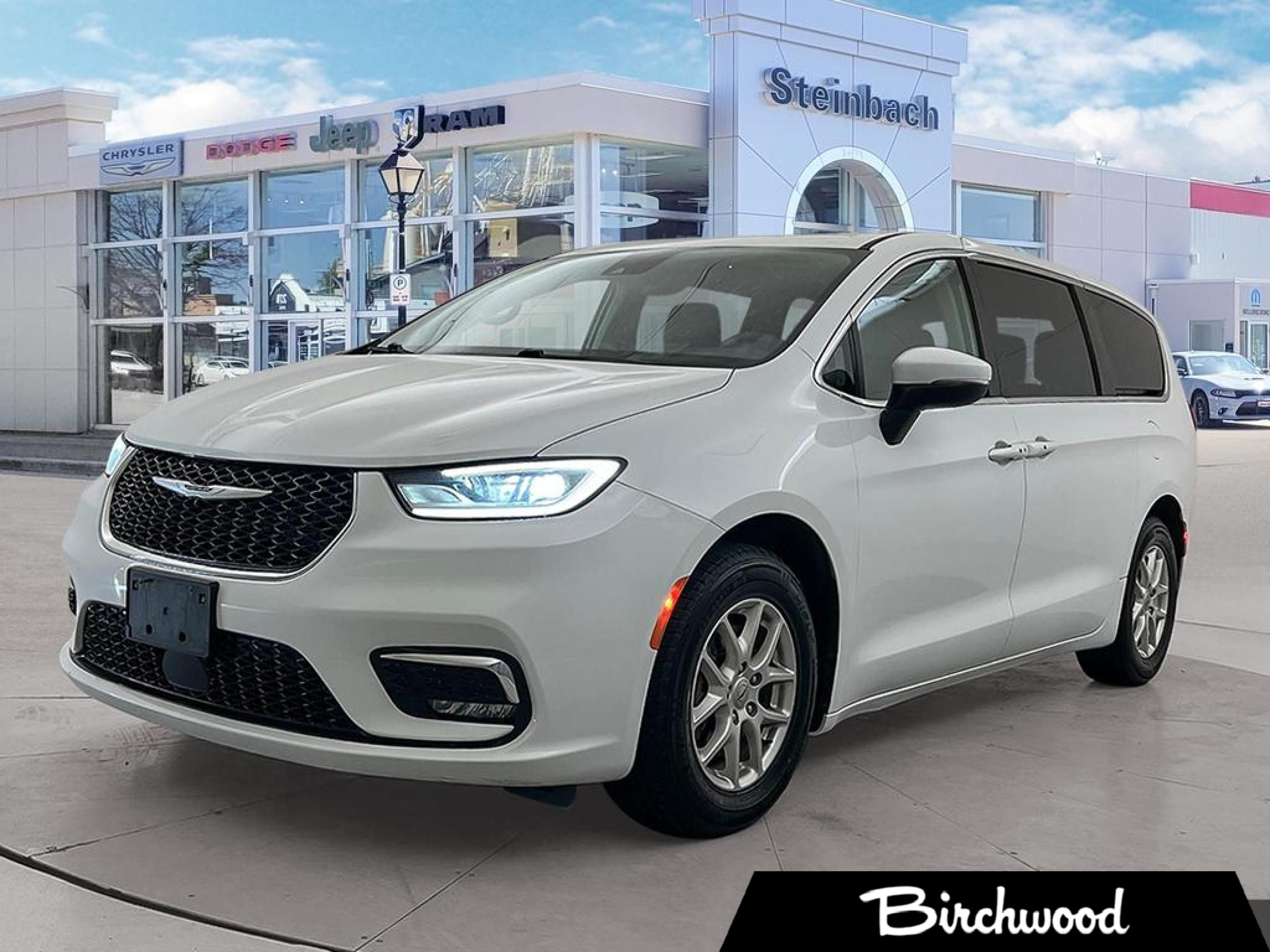2023 Chrysler Pacifica Touring L No Accidents | 1 Owner