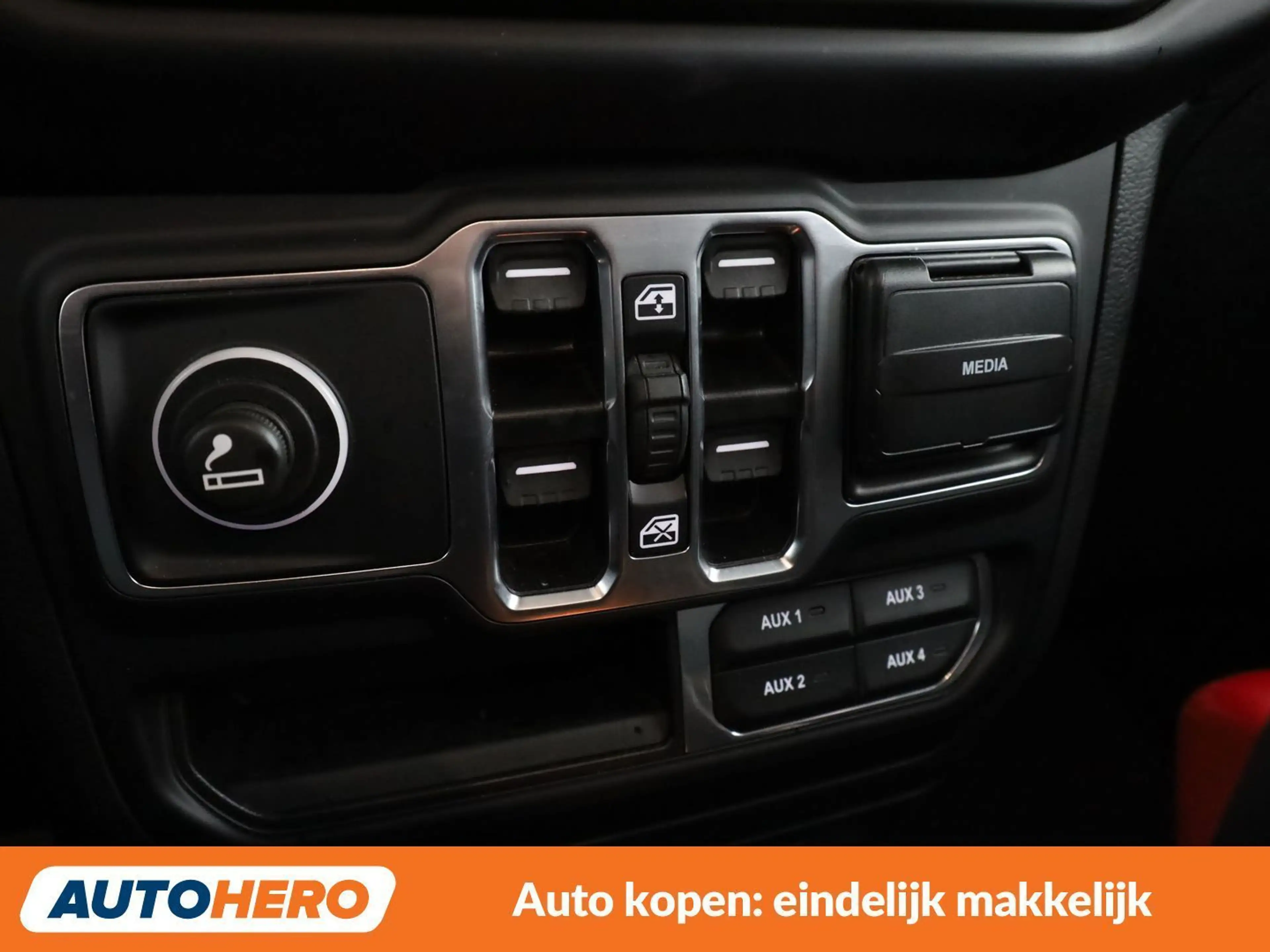Jeep Wrangler 2.0 4xe Plug-in Hybrid Sahara — photo 24