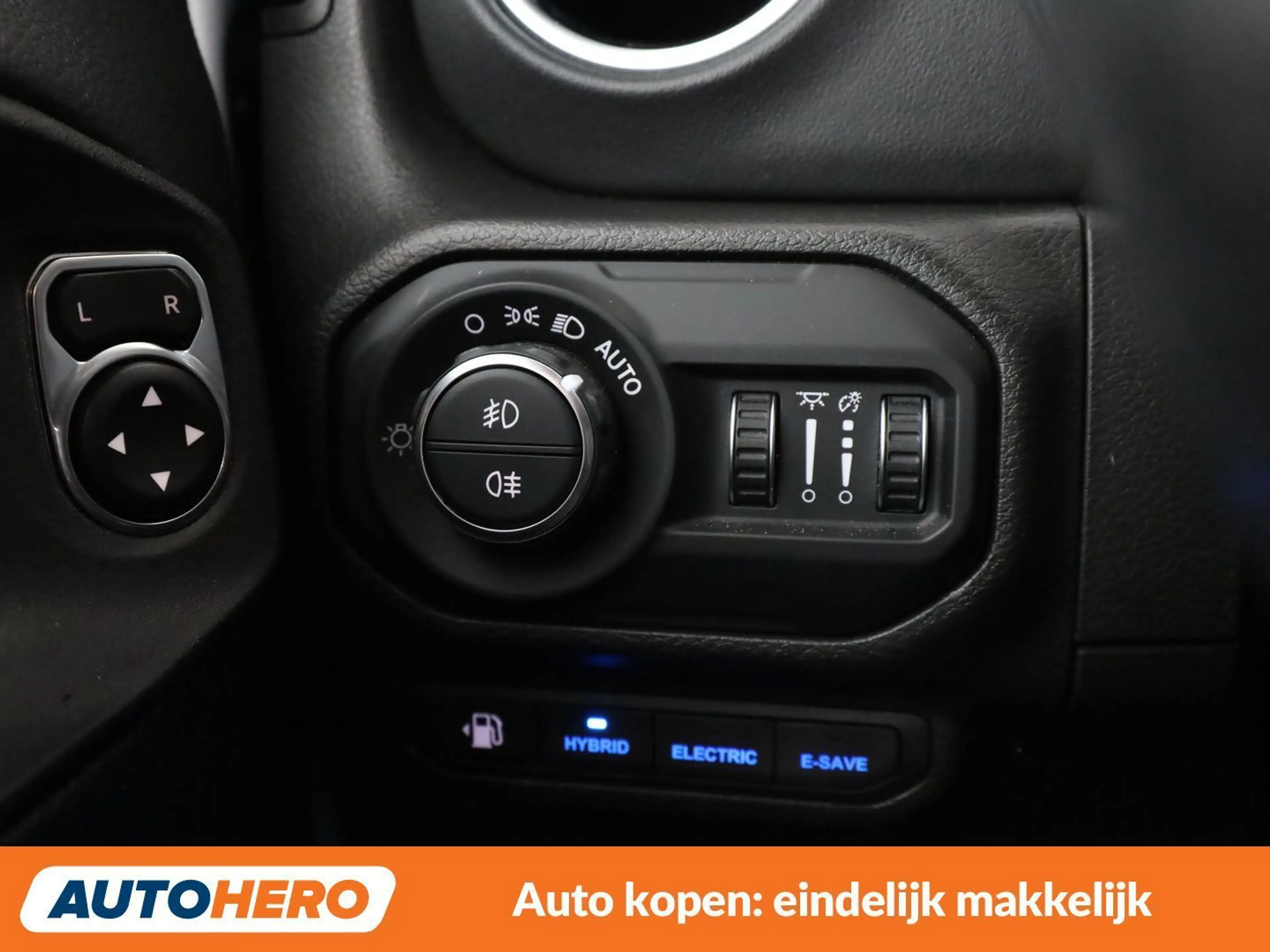 Jeep Wrangler 2.0 4xe Plug-in Hybrid Sahara — photo 28