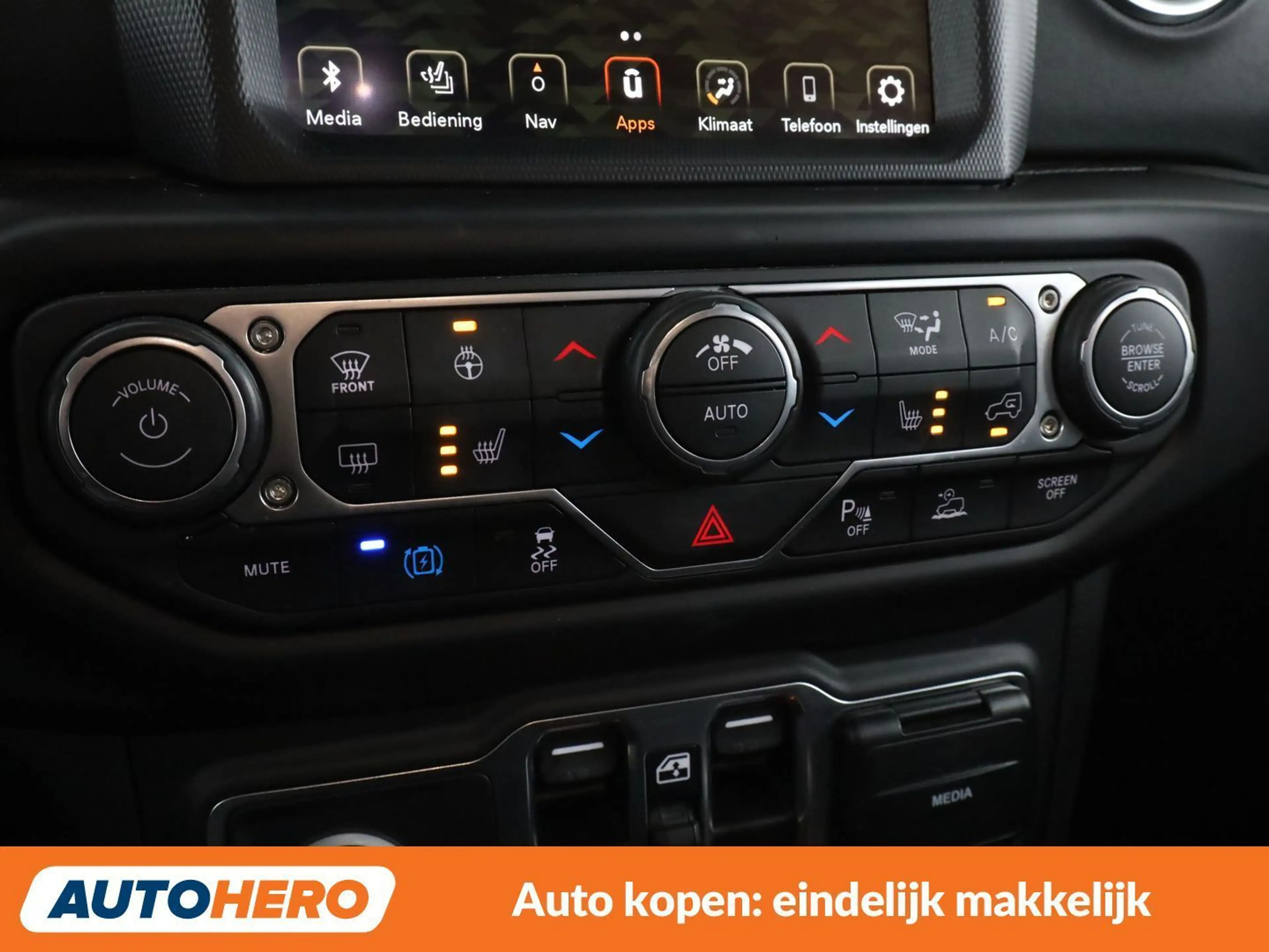 Jeep Wrangler 2.0 4xe Plug-in Hybrid Sahara — photo 23