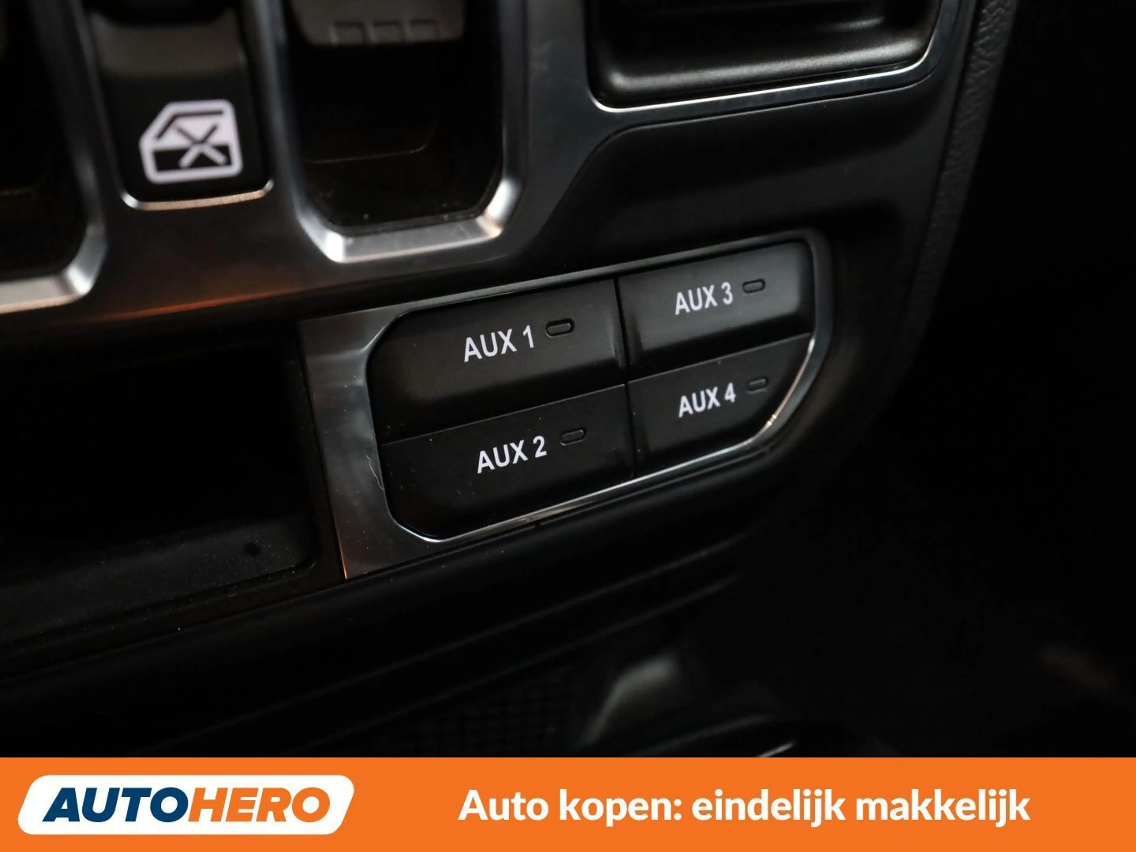 Jeep Wrangler 2.0 4xe Plug-in Hybrid Sahara — photo 25