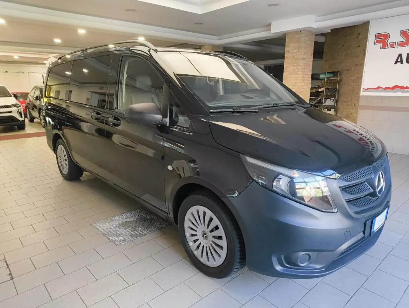 Mercedes-Benz Vito 2.0 116 CDI Tourer Pro Long 9 POSTI #PELLE Nero - 2