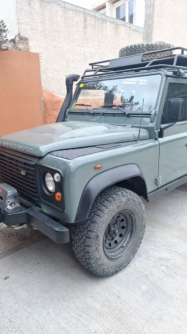 Land Rover Defender Td4 110 Verde - 2