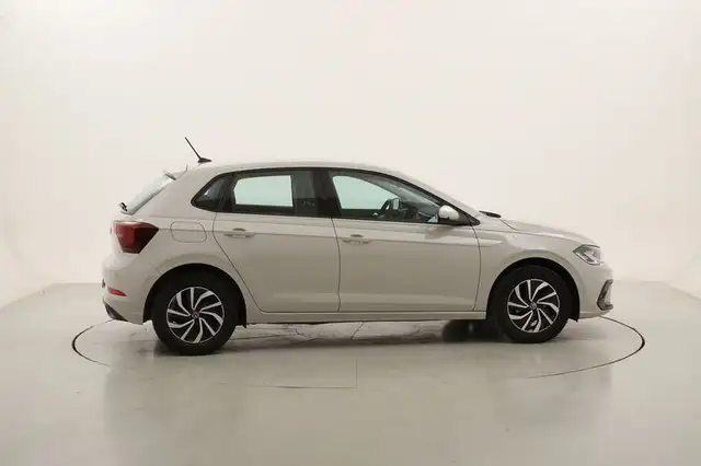 Volkswagen Polo view 6