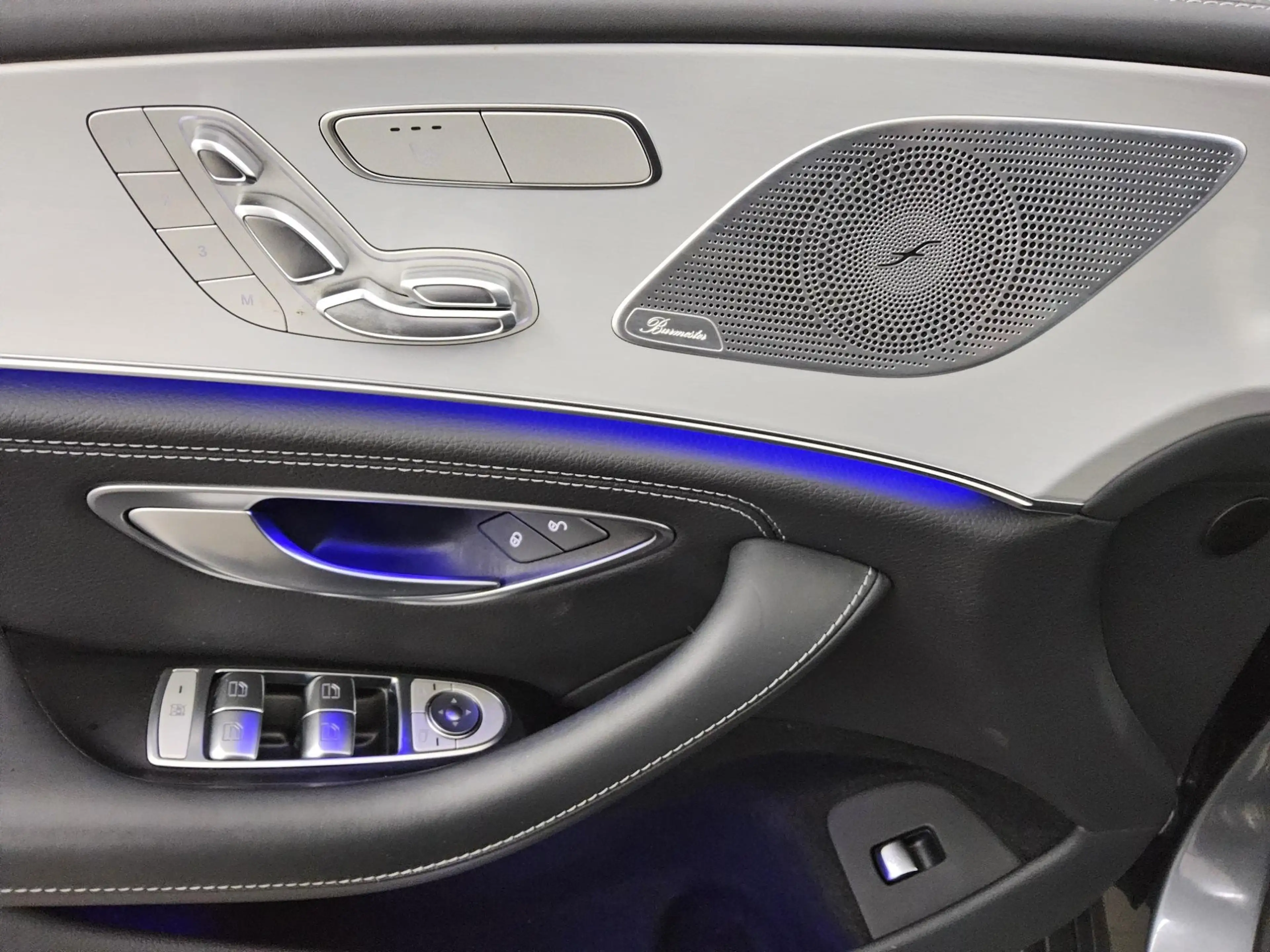 Mercedes-Benz CLS 300 d 4M AMG-Line Navi GSD Burmester HuD RFK — photo 10