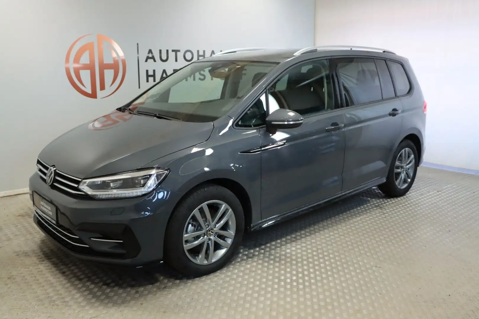 Volkswagen Touran 2.0 DSG R-Line 7-Sitze AHK Kamera Szary - 2
