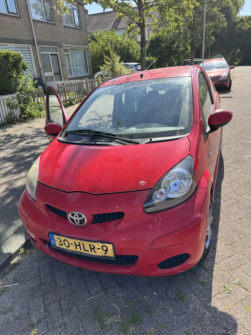 Toyota Aygo 1.0-12V Comfort Rood - 1