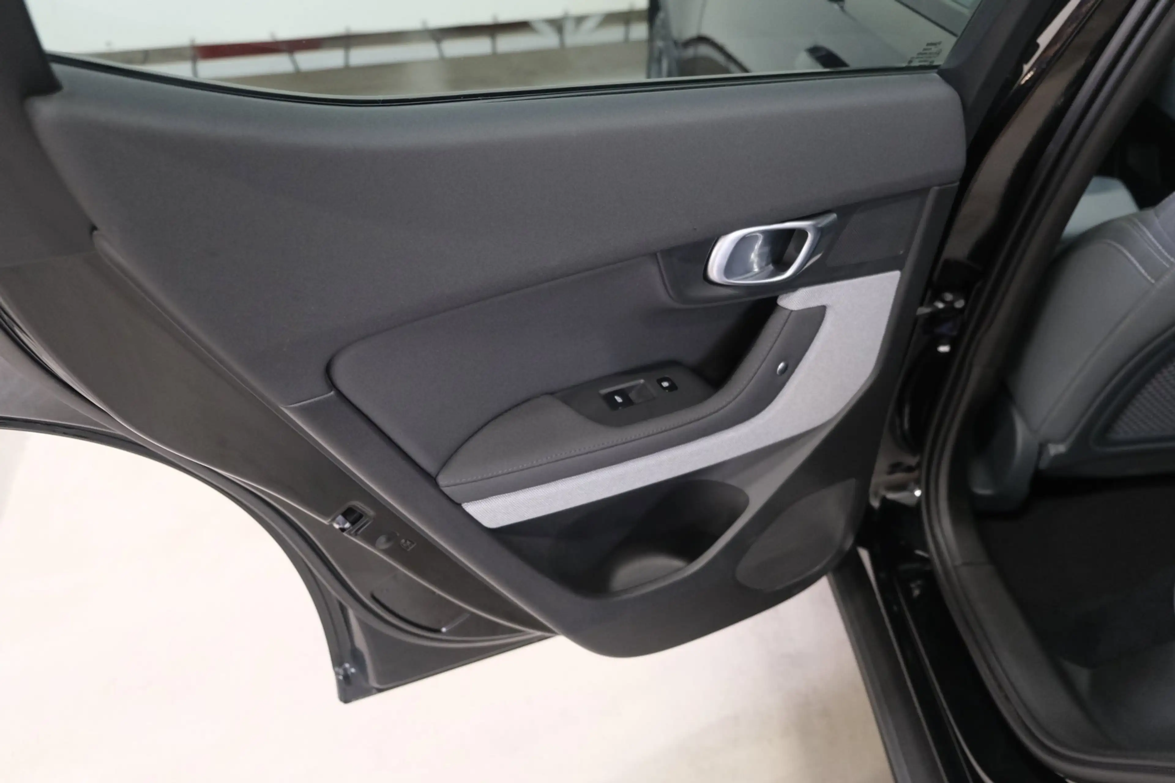 Polestar 2 Long Range Dual Motor Launch Edition 78kWh  €1690 — photo 10
