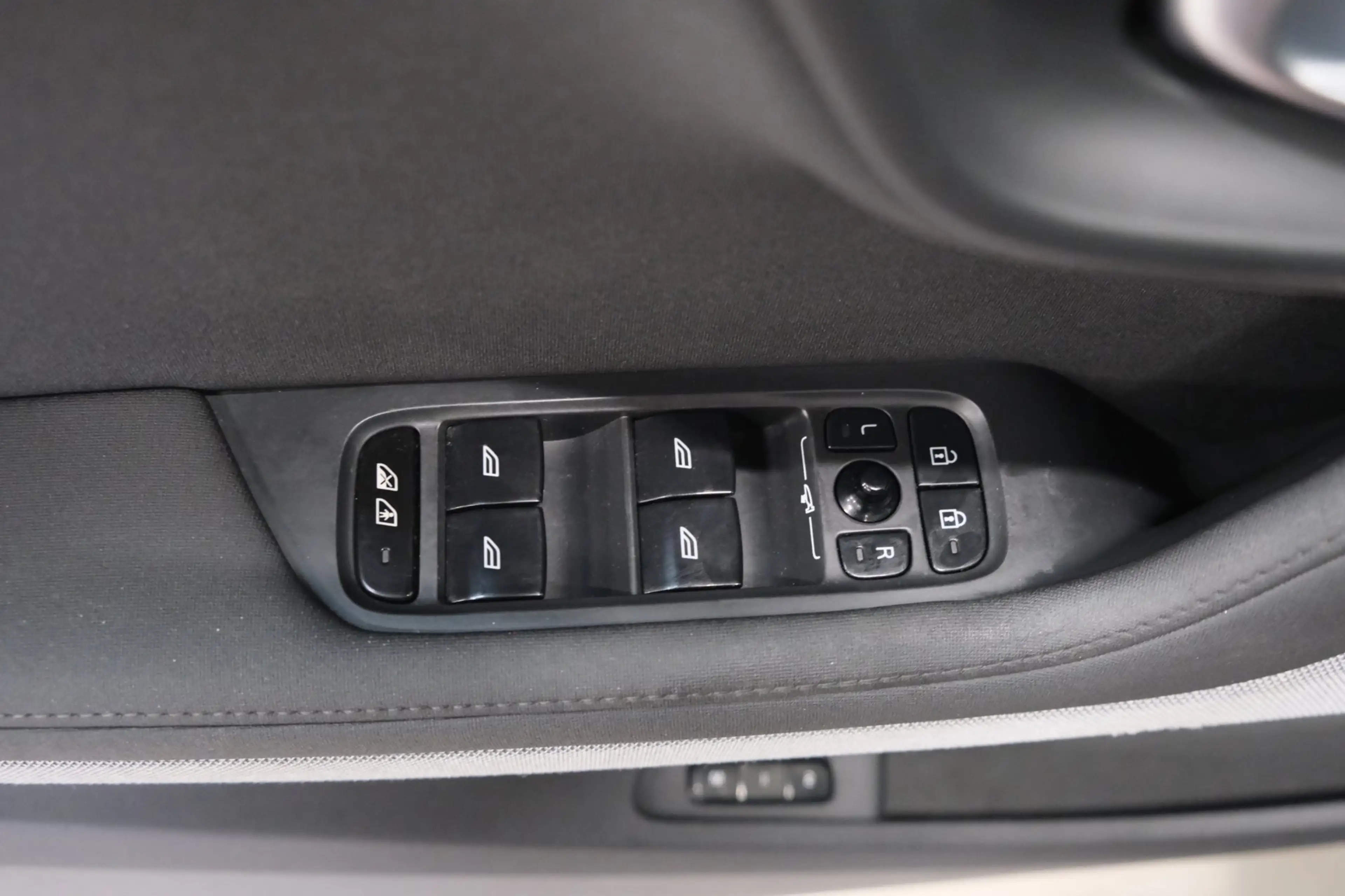 Polestar 2 Long Range Dual Motor Launch Edition 78kWh  €1690 — photo 14