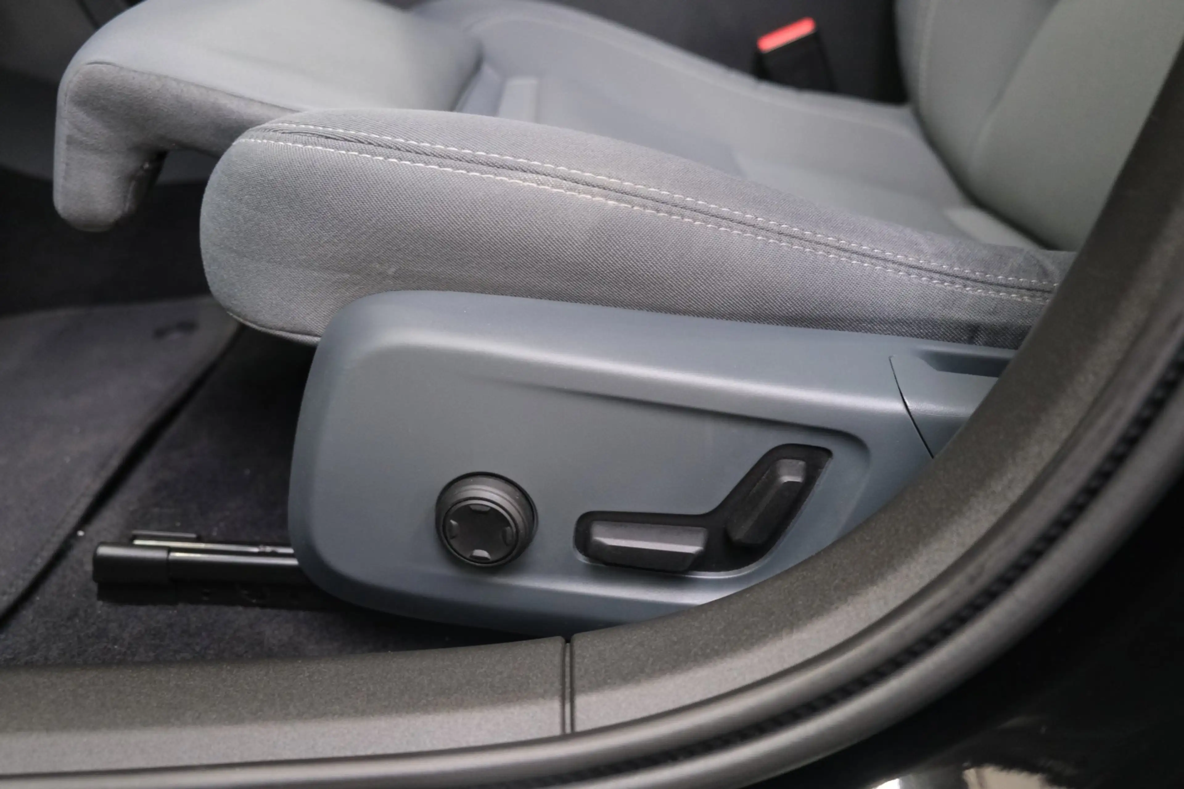 Polestar 2 Long Range Dual Motor Launch Edition 78kWh  €1690 — photo 17