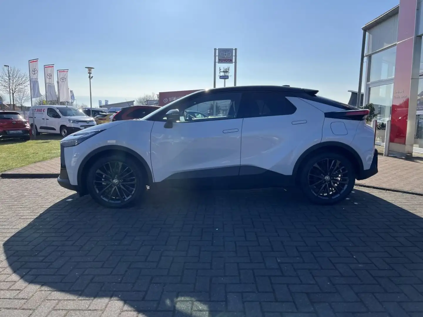 Toyota C-HR 2.0 Plug-in-Hybrid GR SPORT Beyaz - 2