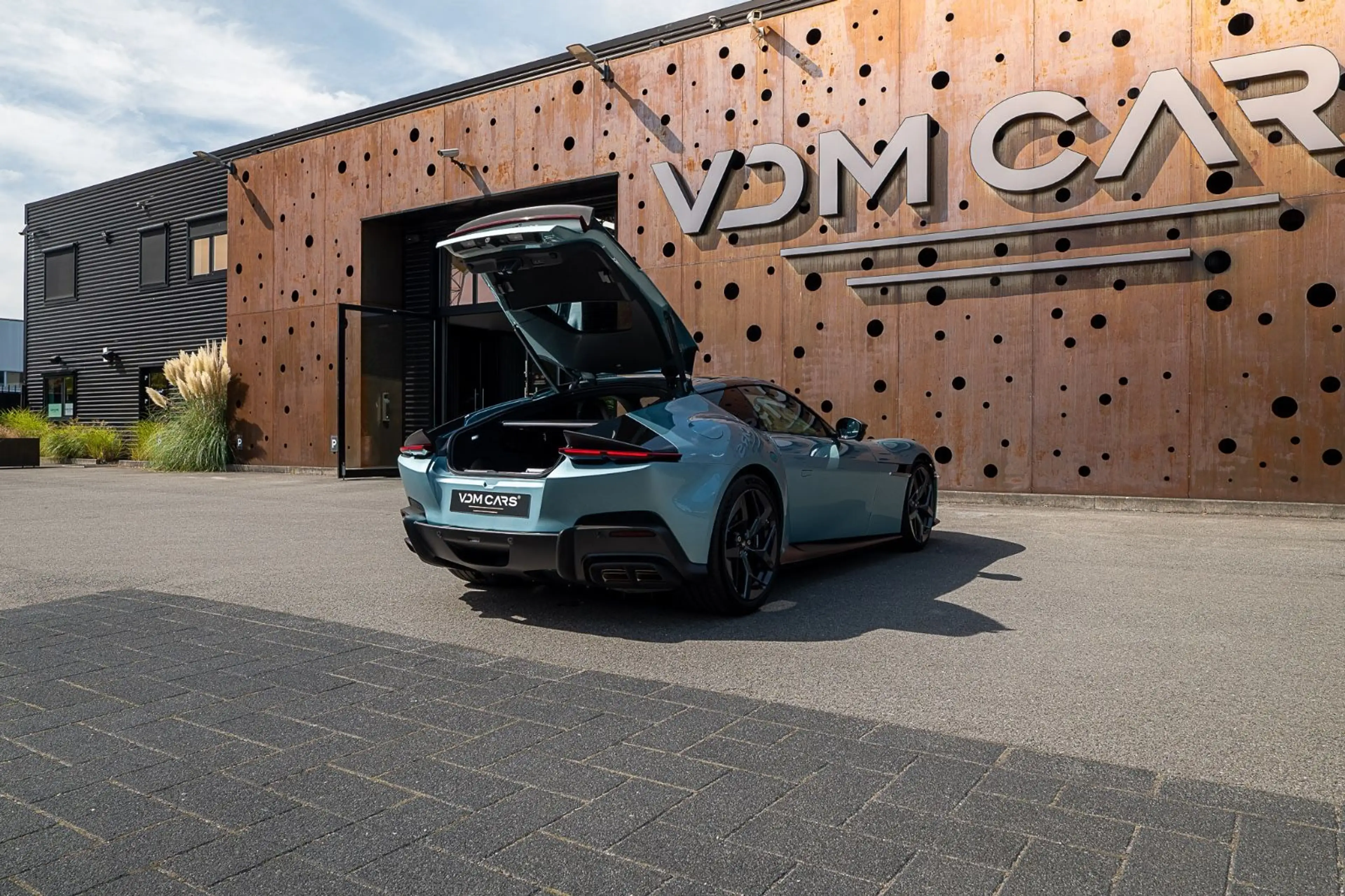 Ferrari 12 Cilindri *MATT Carbon *VOLL *LP 565.205,- *Neu — photo 11