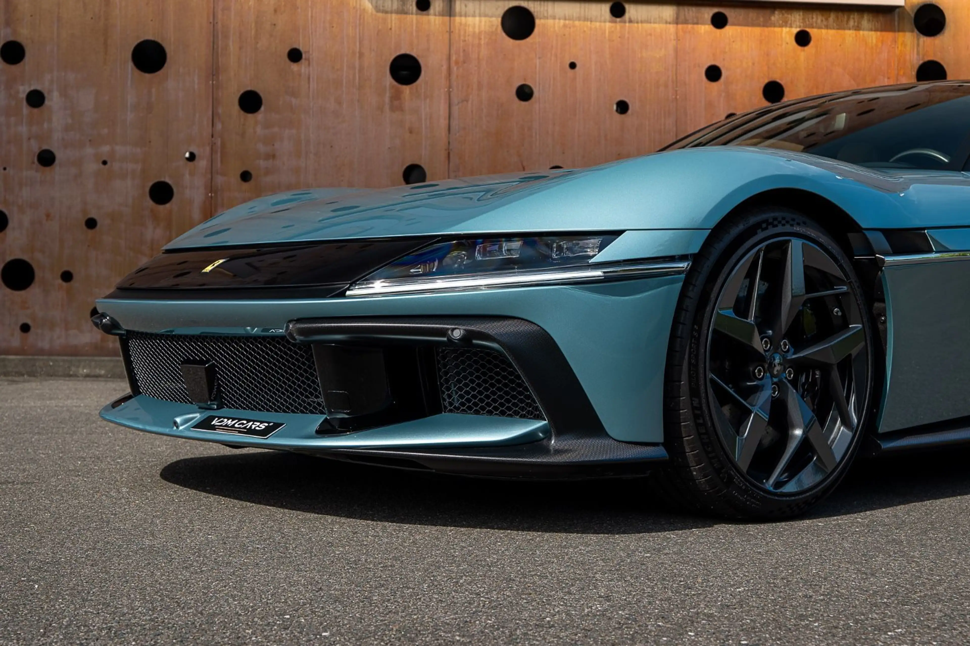 Ferrari 12 Cilindri *MATT Carbon *VOLL *LP 565.205,- *Neu — photo 3