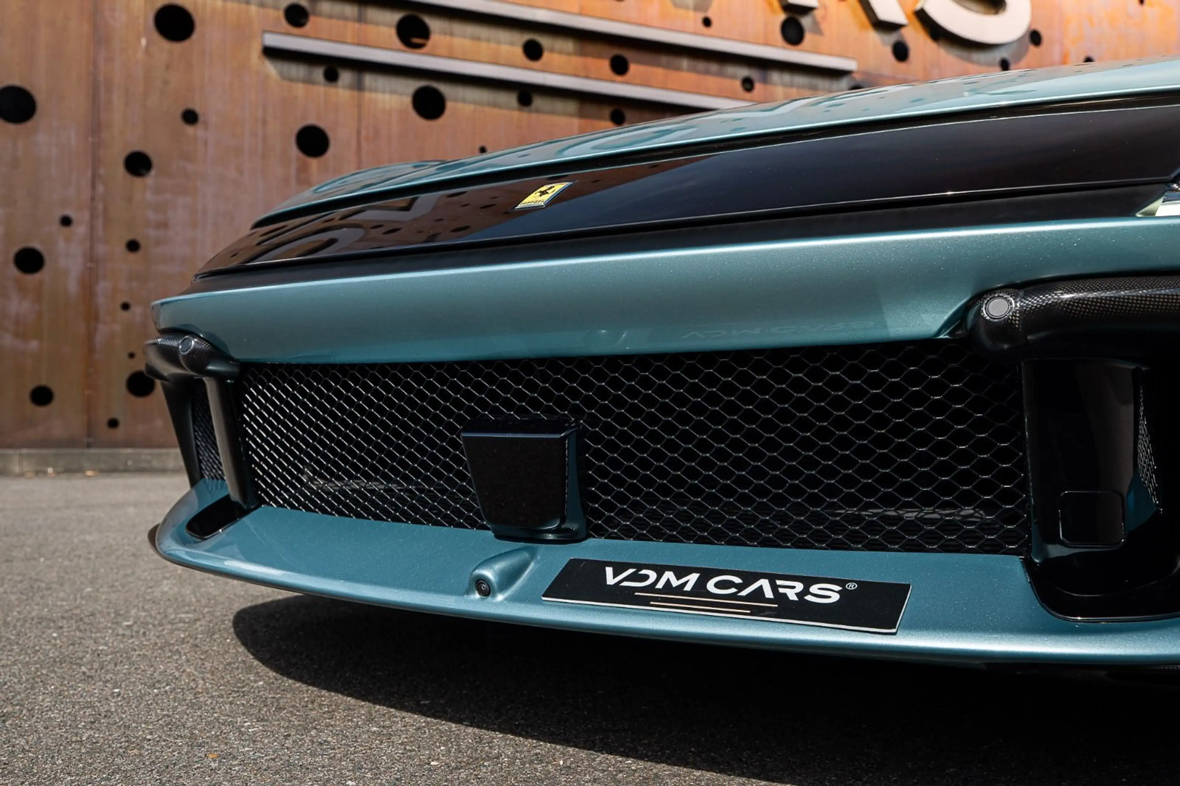 Ferrari 12 Cilindri *MATT Carbon *VOLL *LP 565.205,- *Neu — photo 14
