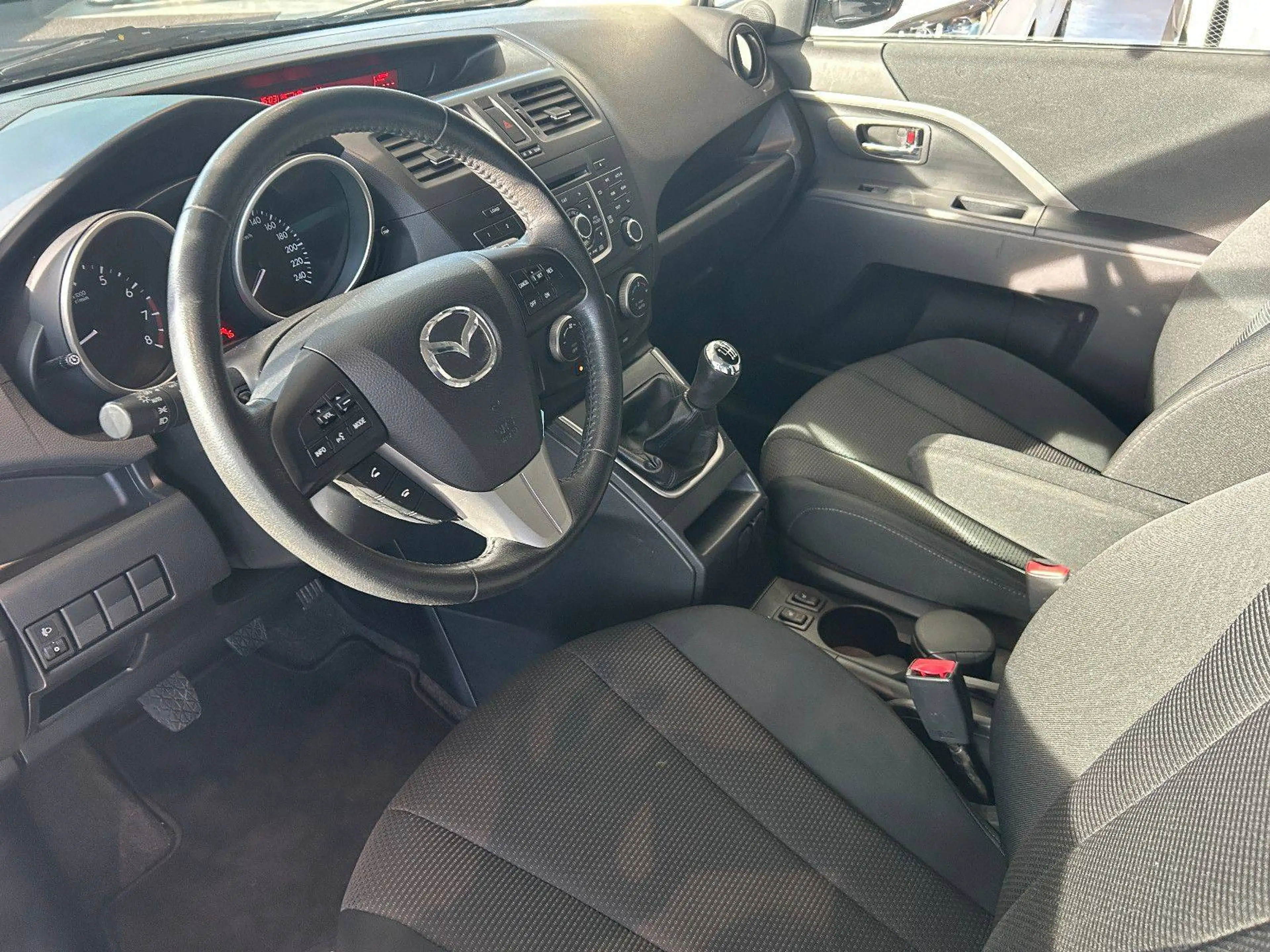 Mazda 5 Center-Line AHK+7 SITZE+SHZ+PDC — photo 11