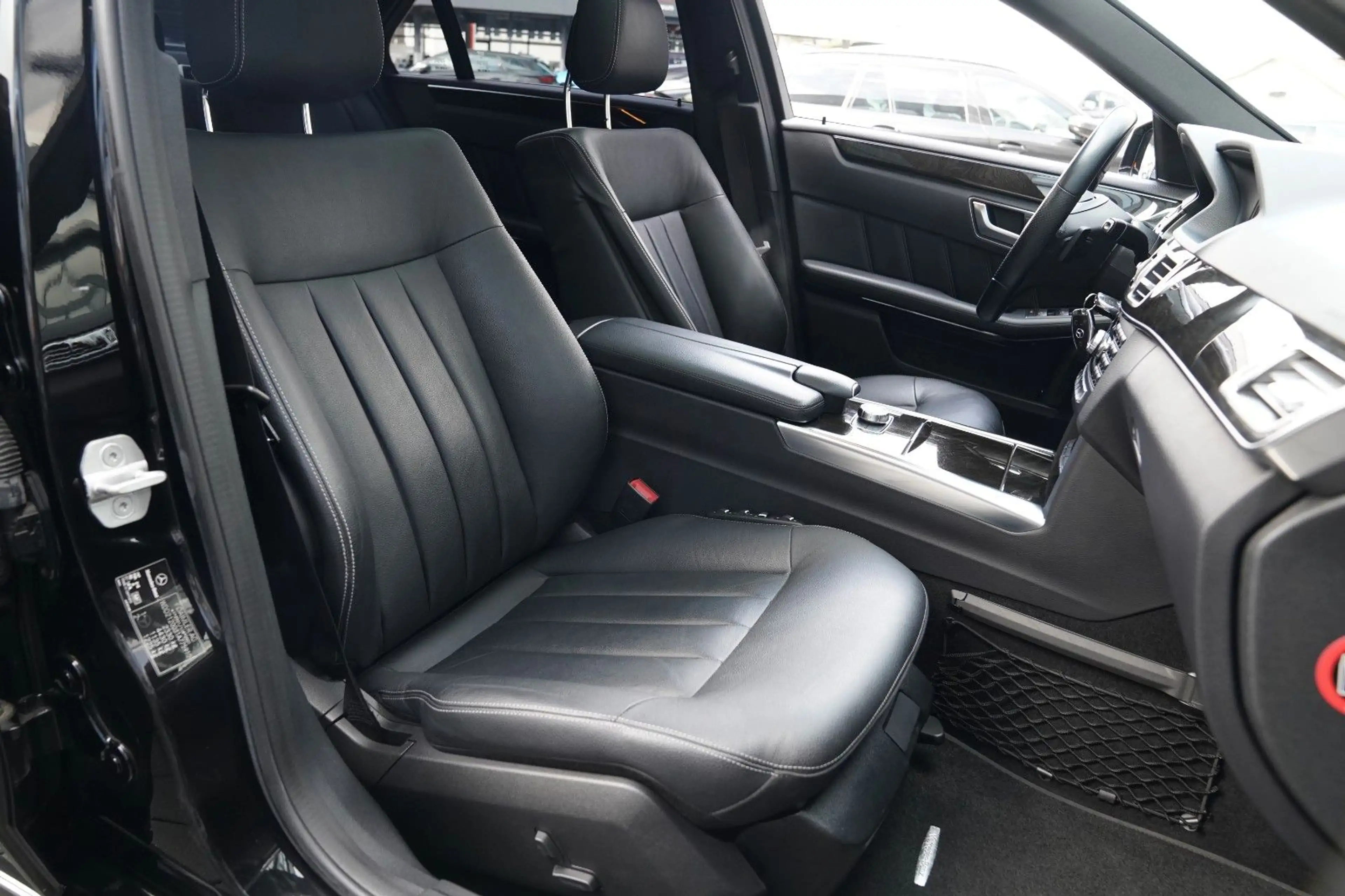 Mercedes-Benz E 250 CDI Avantgarde Comand LED Leder GSD Kamera — photo 14