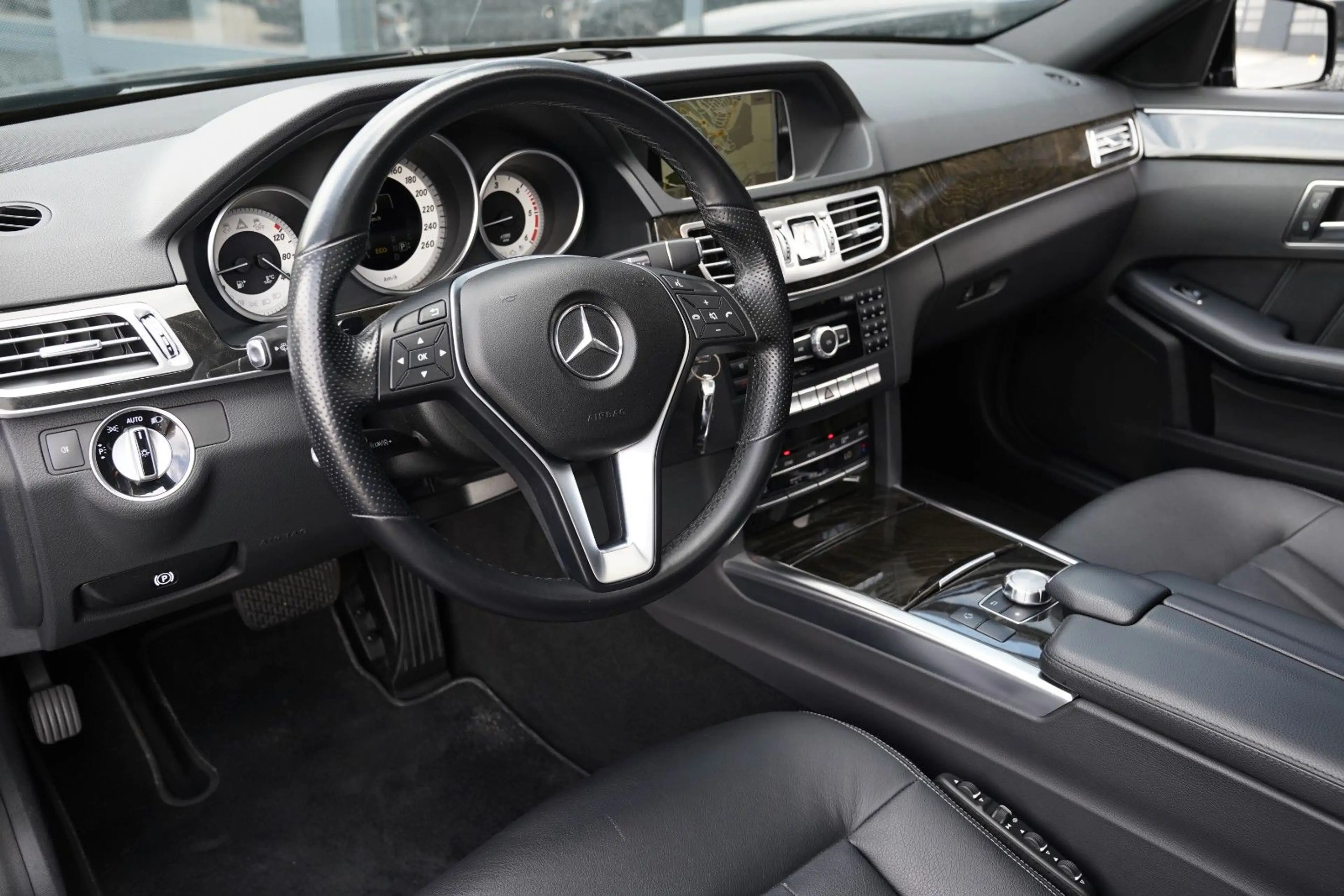 Mercedes-Benz E 250 CDI Avantgarde Comand LED Leder GSD Kamera — photo 9