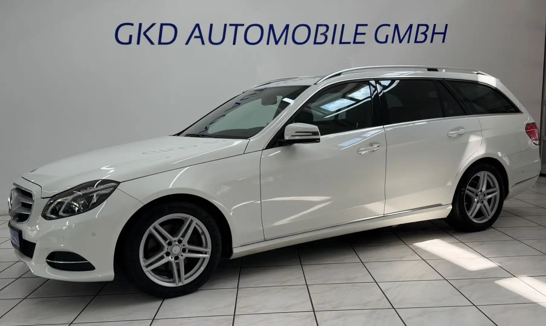 Mercedes-Benz E 350 BlueTec 4Matic*S-Dach*Kam*T-Leder+Led*Ahk* Blanco - 1