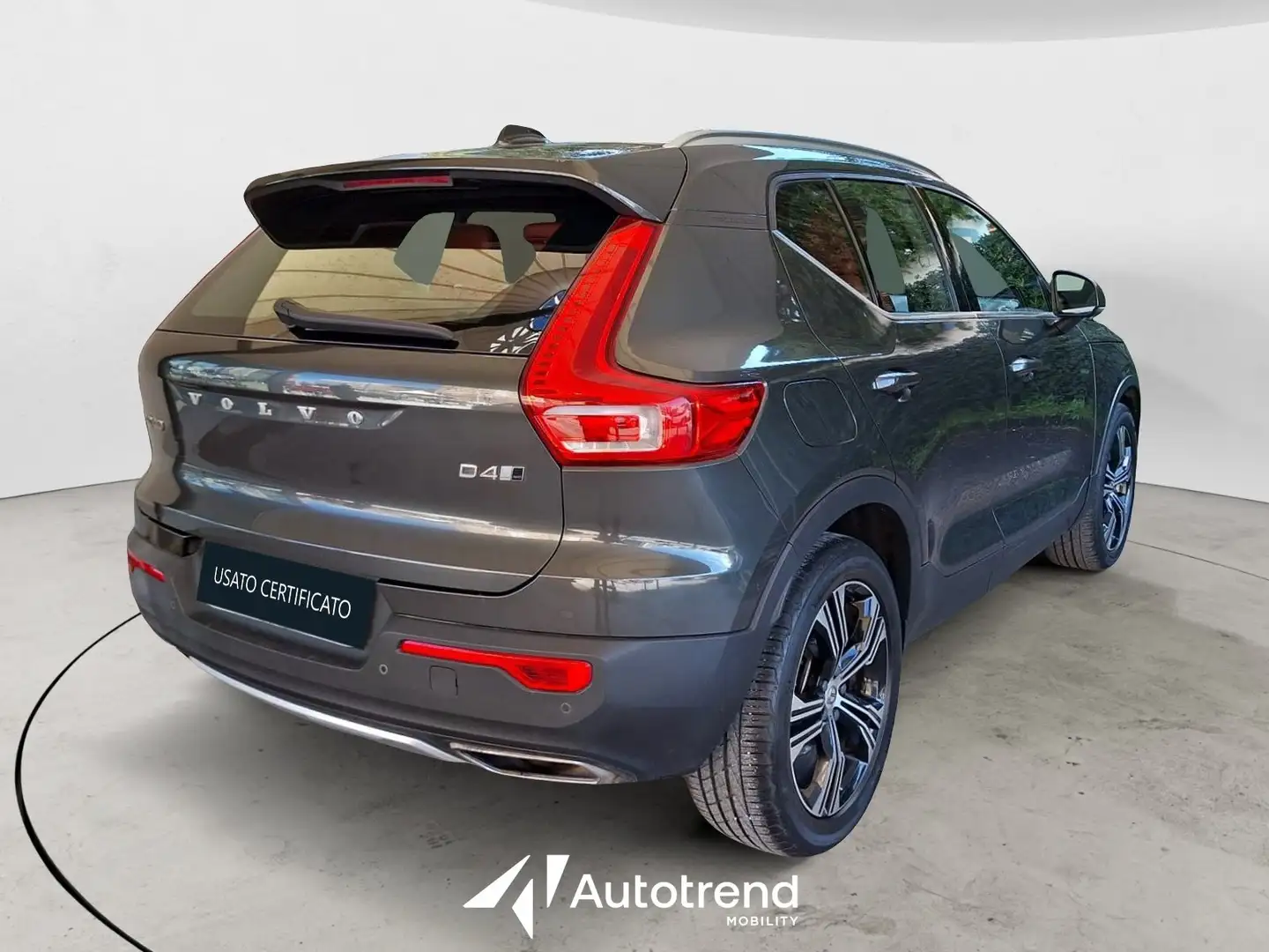 Volvo XC40 D4 190 CV AWD Automatica NAVI LED Inscription Grau - 2