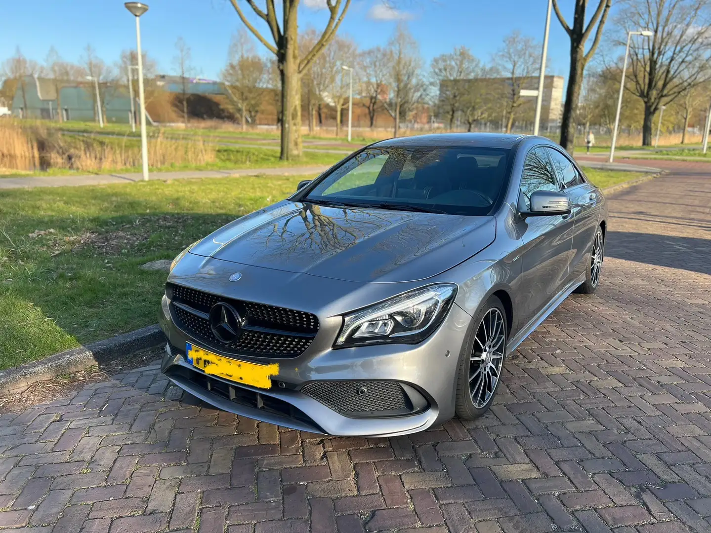 Mercedes-Benz CLA 180 CLA 180 Business Sol. AMG Grijs - 1