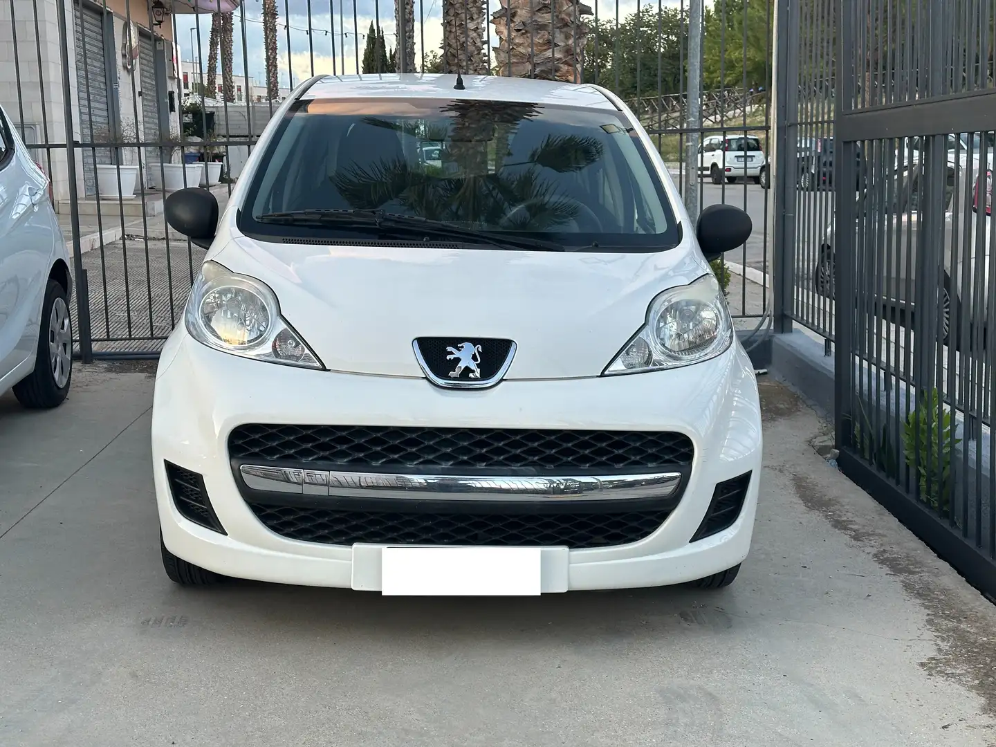 Peugeot 107 107 2005 1.0 12v Access (desir) 5p FL Blanc - 1