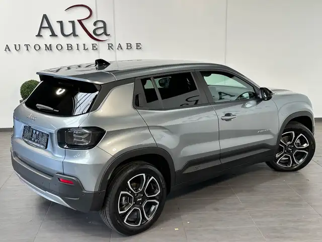 Jeep Avenger view 5