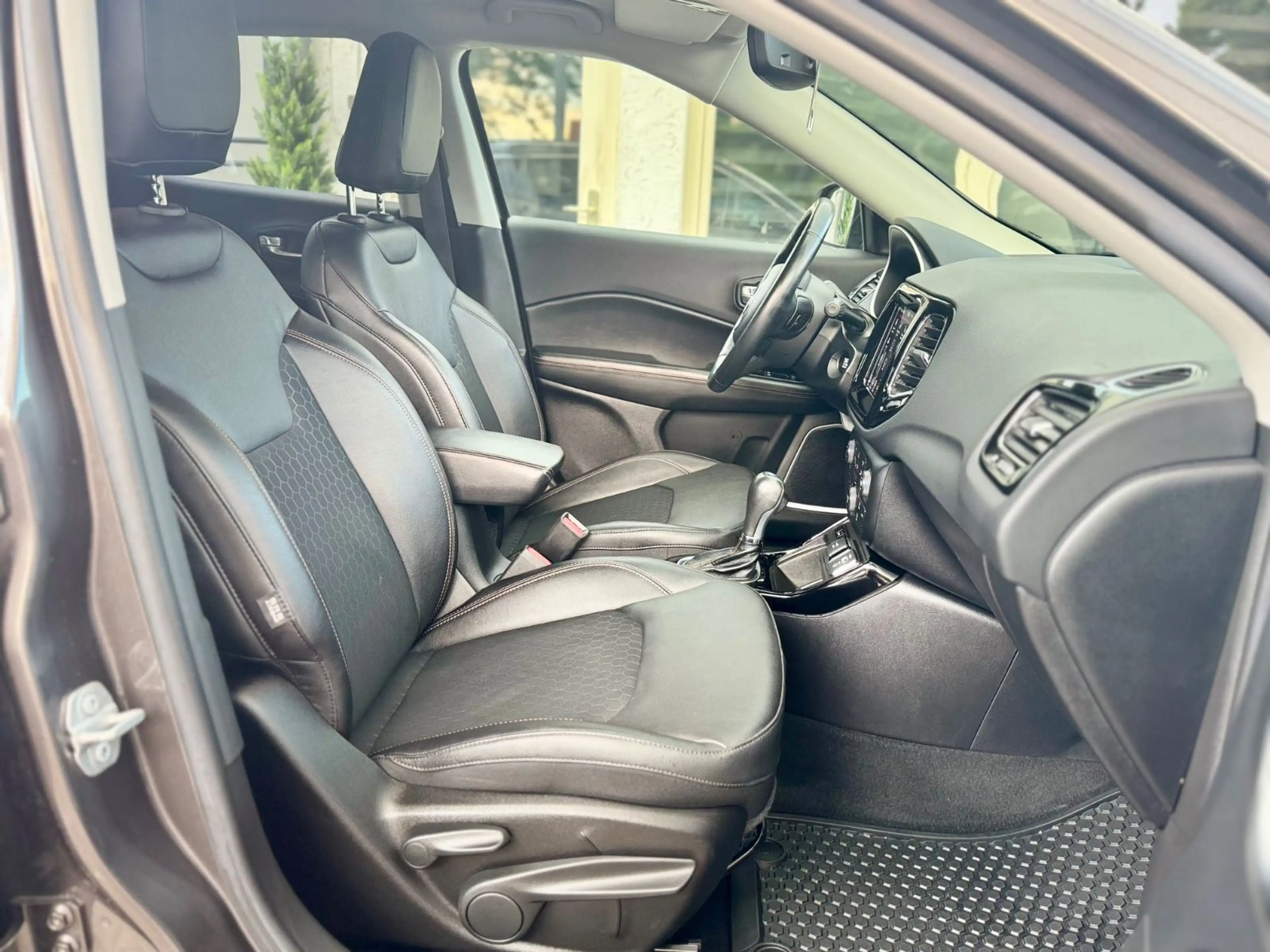 Jeep Compass Limited FWD Aut. LED+Kam+Leder+Navi+ACC — photo 14