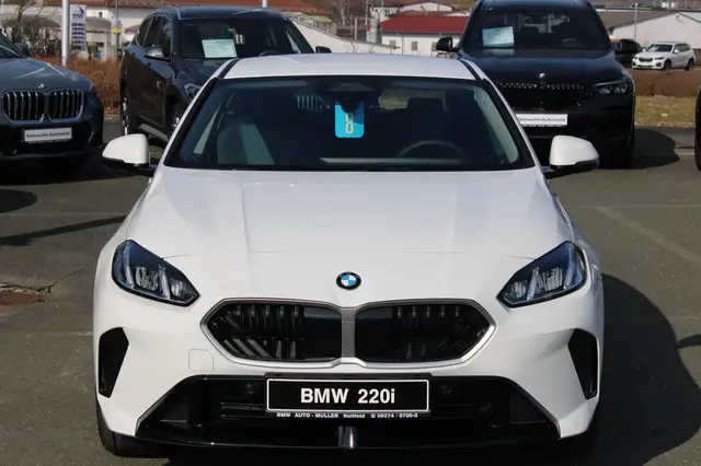 BMW 2 Series view 3