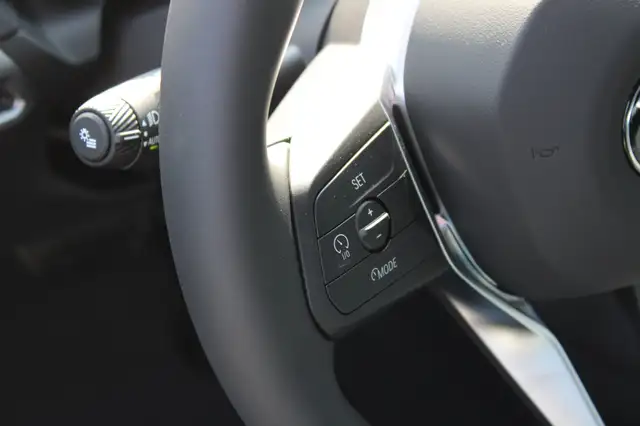 BMW 2 Series view 10
