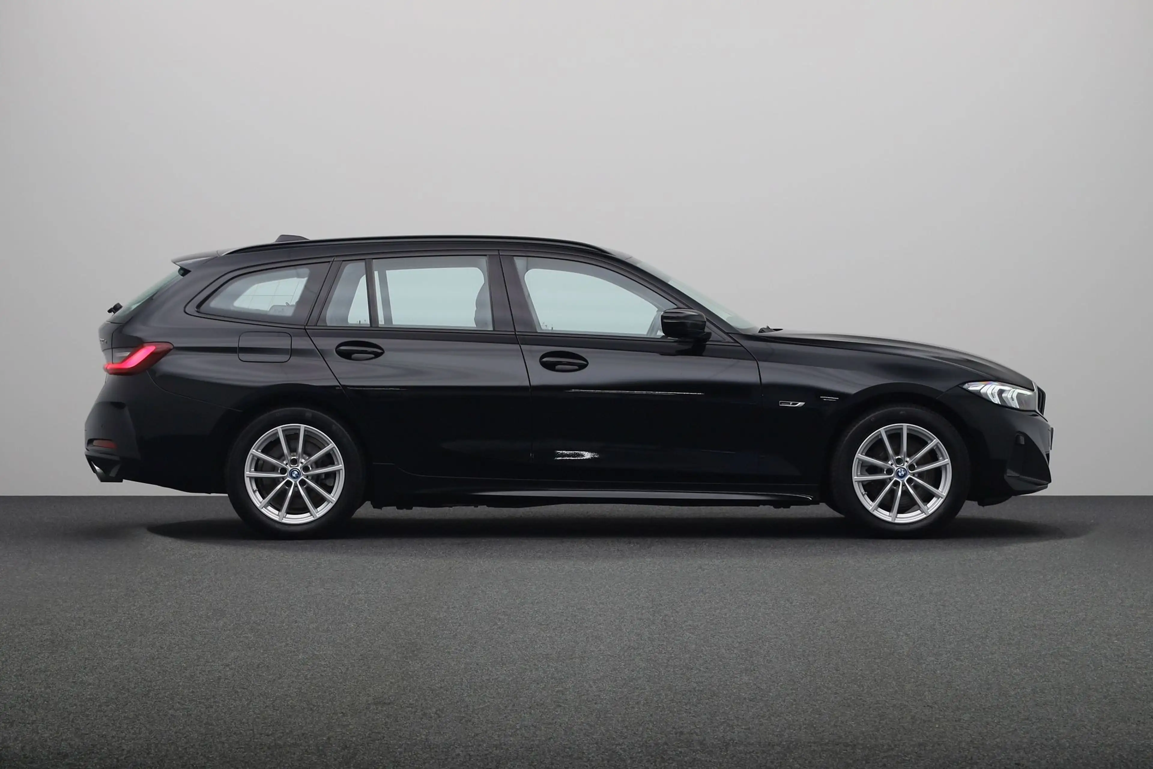 BMW 330 3-serie Touring 330e | Widescreen Display | PDC | — photo 12