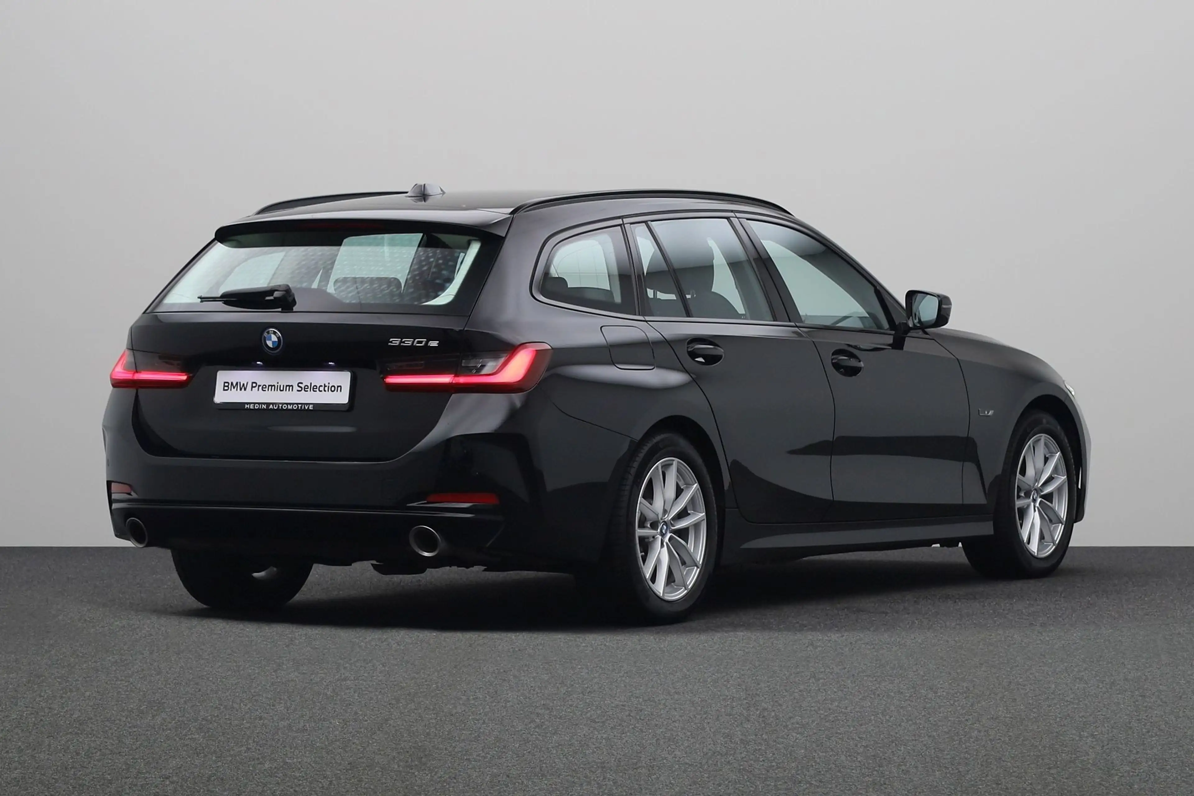 BMW 330 3-serie Touring 330e | Widescreen Display | PDC | — photo 2