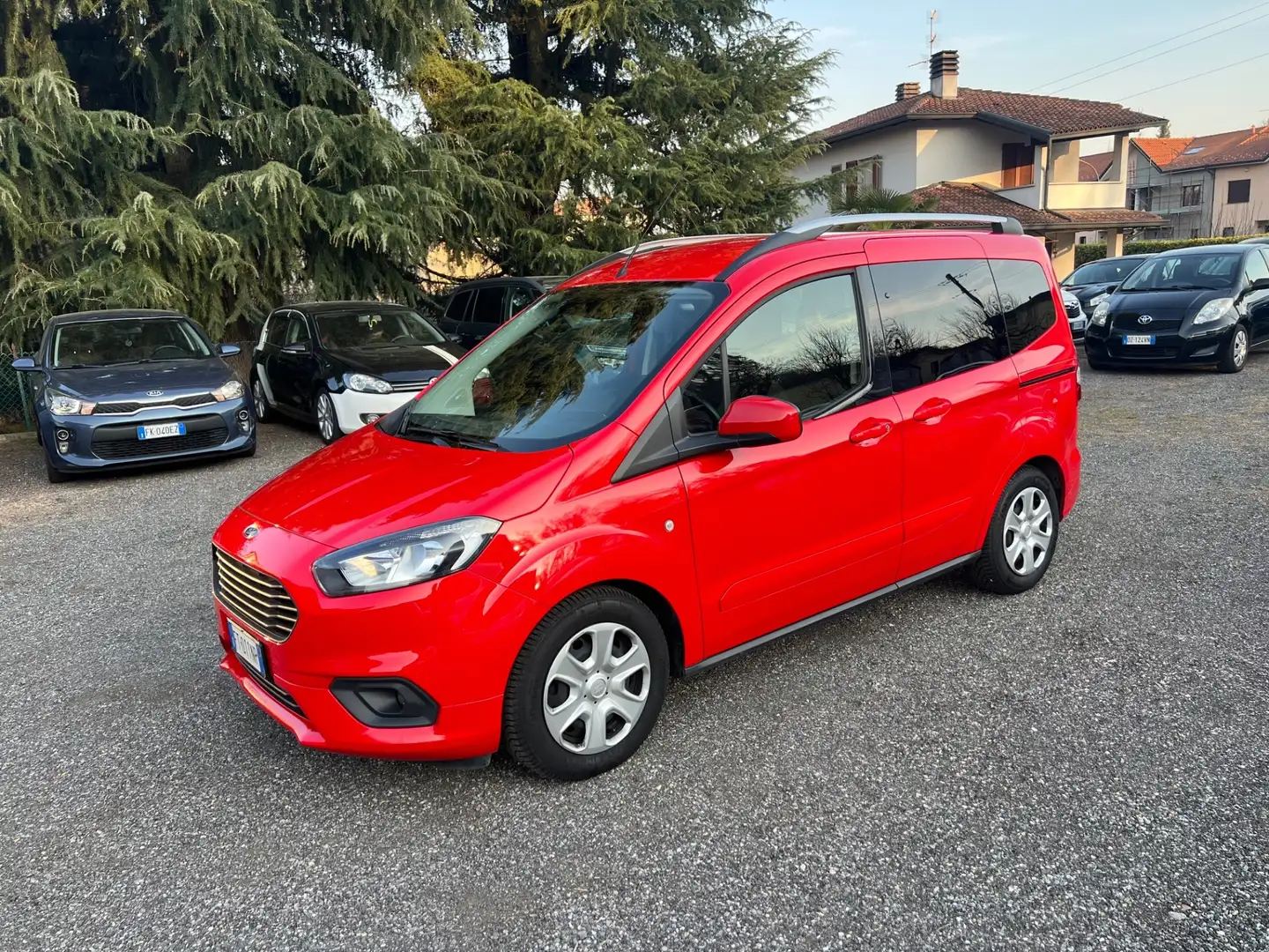 Ford Tourneo Courier 1.0 EcoBoost 100 CV Plus*NEOPATENTATI Красный - 1